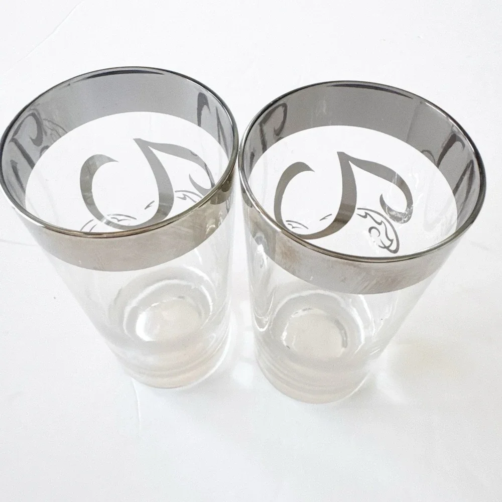 Dorothy Thorpe Style Vintage Monogram 